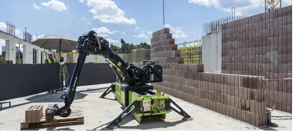 PORR deploys bricklaying robot at construction site